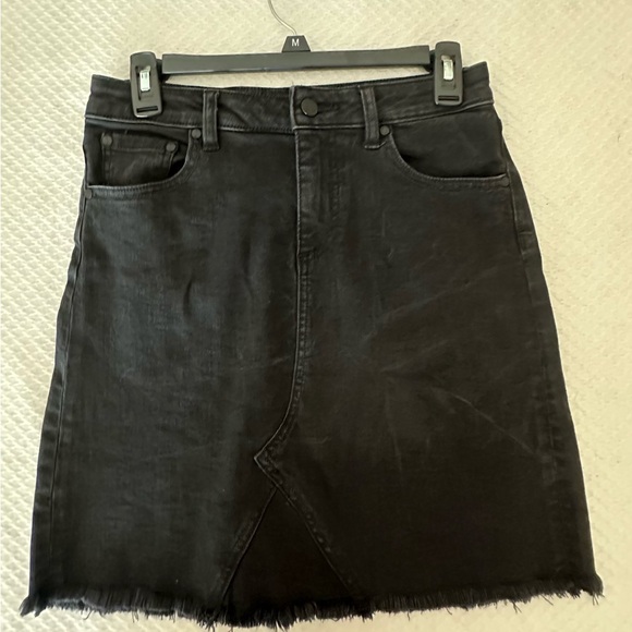 Vince Camuto, Black Denim, Skirt, With Raw Hem, Excellent Condition - Picture 1 of 4